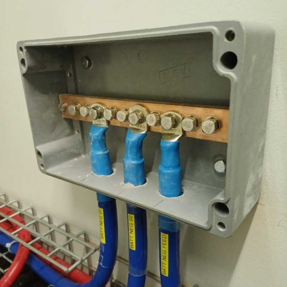 Hardwire Electricals Battery Bus Bar Hardwire Electricals Battery Bus Bar